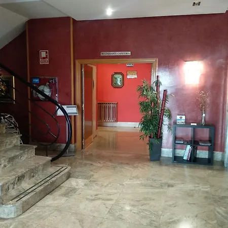 Hotell Helmantico Villares de la Reina
