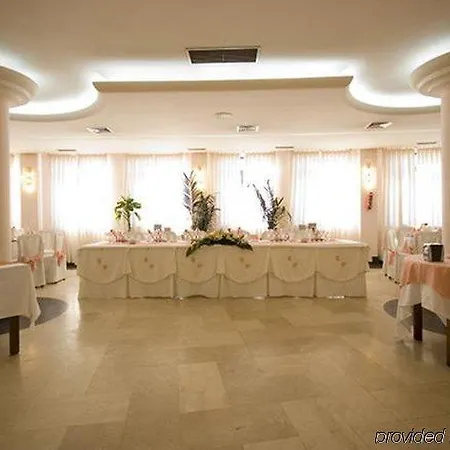 Hotel Helmantico Villares de la Reina