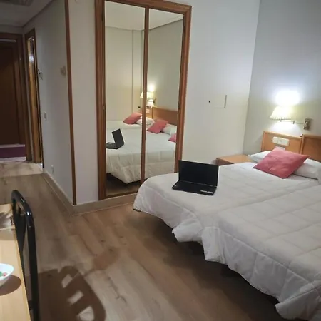 Hotell Helmantico 3*