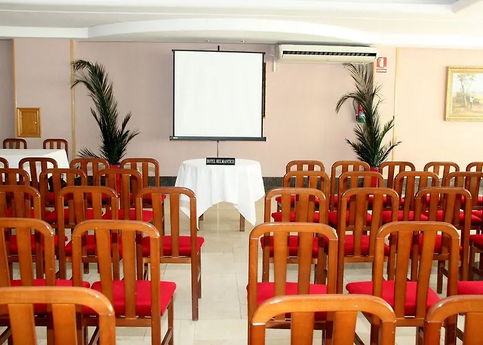 호텔 헬만티코 Villares de la Reina